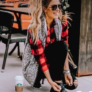 Women’s Plush Sherpa Vest With Pockets faux fur fuzzy fleece boutique